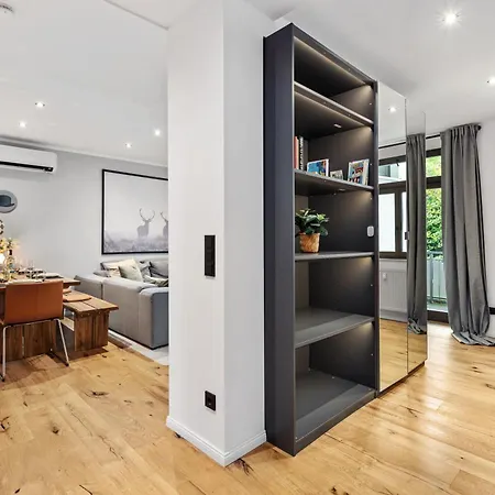 Edler Wohnraum Schlossteich-suite 3 Sz Mit Zwei Balkonen, Kaffeevollautomat, Kamin, Klima, Lift & Zwei Parkplaetzen