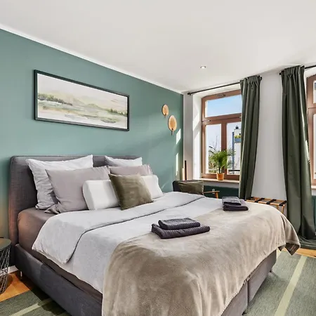 Edler Wohnraum Schlossteich-suite 3 Schlafzimmer Fuer 8 Gaeste Mit 2 Balkonen, Kamin, Siemens-kaffeevollautomat, Klima, Lift, 2 Parkplaetze & Wlan 226 Mbps Apartament