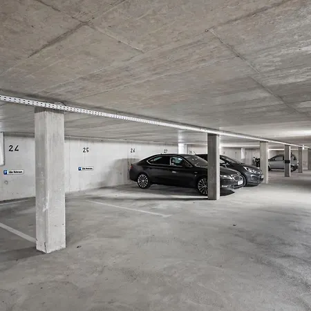 Edler Wohnraum Schlossteich-suite 3 Sz Mit Zwei Balkonen, Kaffeevollautomat, Kamin, Klima, Lift & Zwei Parkplaetzen Apartment *